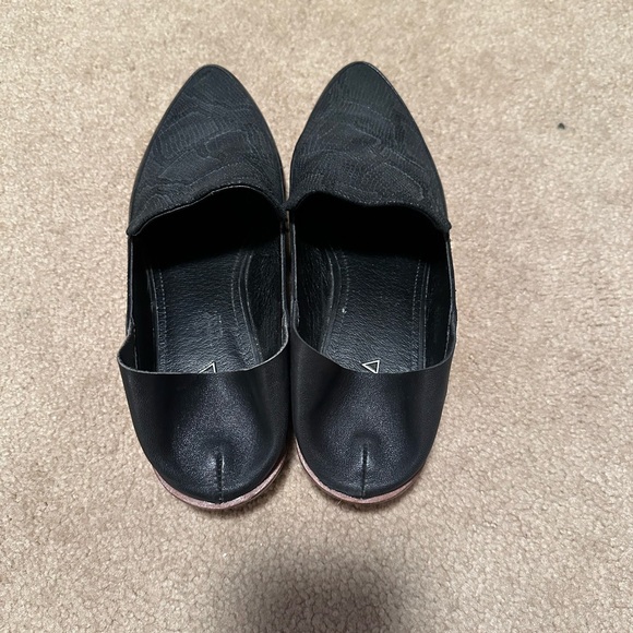 Kelsi Dagger Brooklyn Mamba Convertible Loafer, Black, WEAR TWO WAYS - Picture 4 of 5